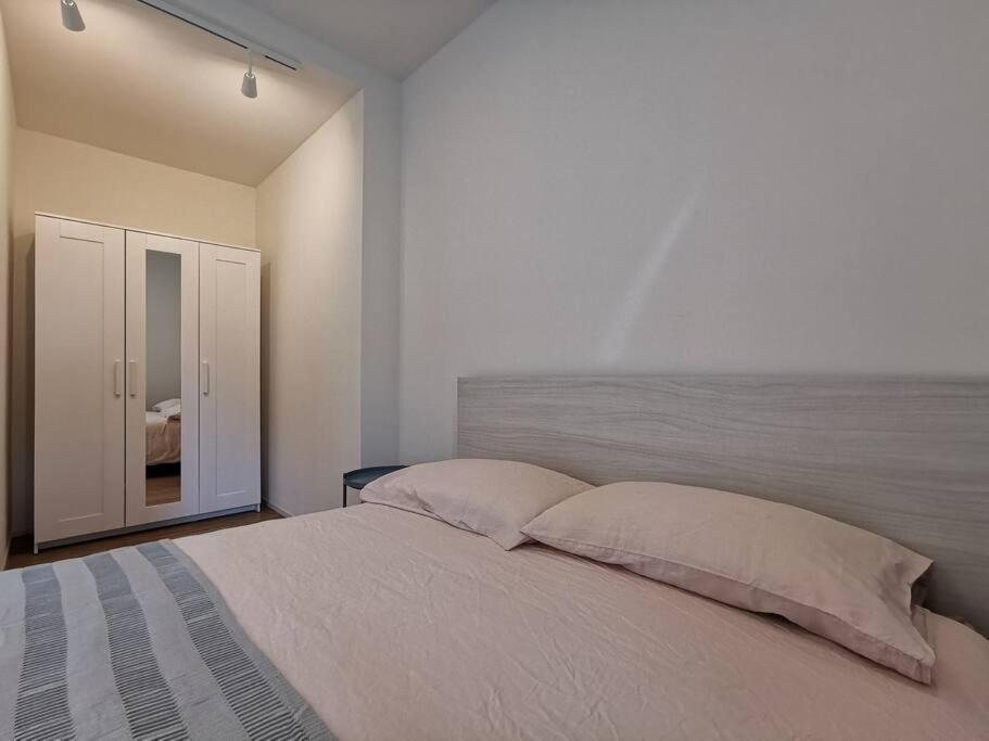 Experience The Loft! Loft 18, Downtown, Near The Lake Free Parking Available Lugano Bagian luar foto